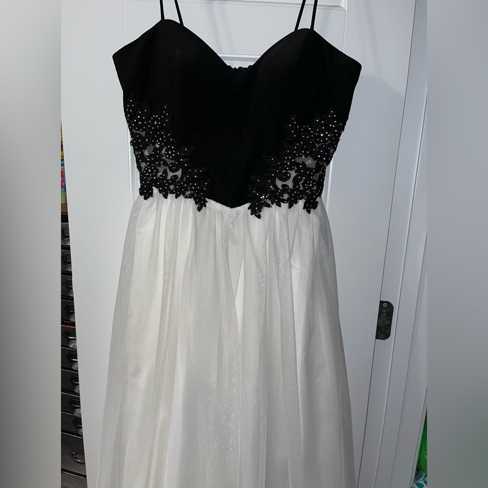 Perfect Condition, Worn Once, Comfortable, Tule S… - image 2